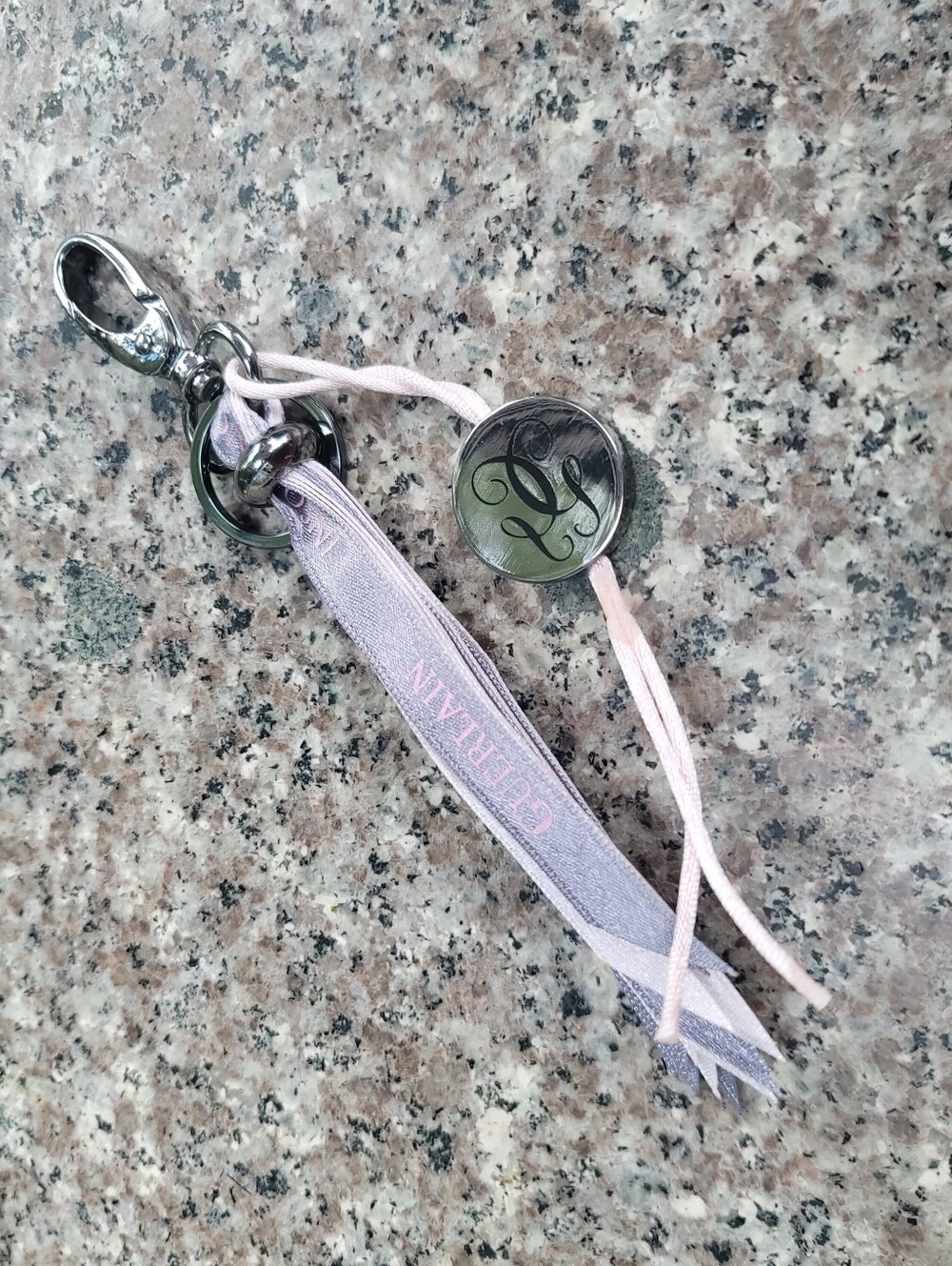 Guerlain keychain ring - Picture 3 of 5